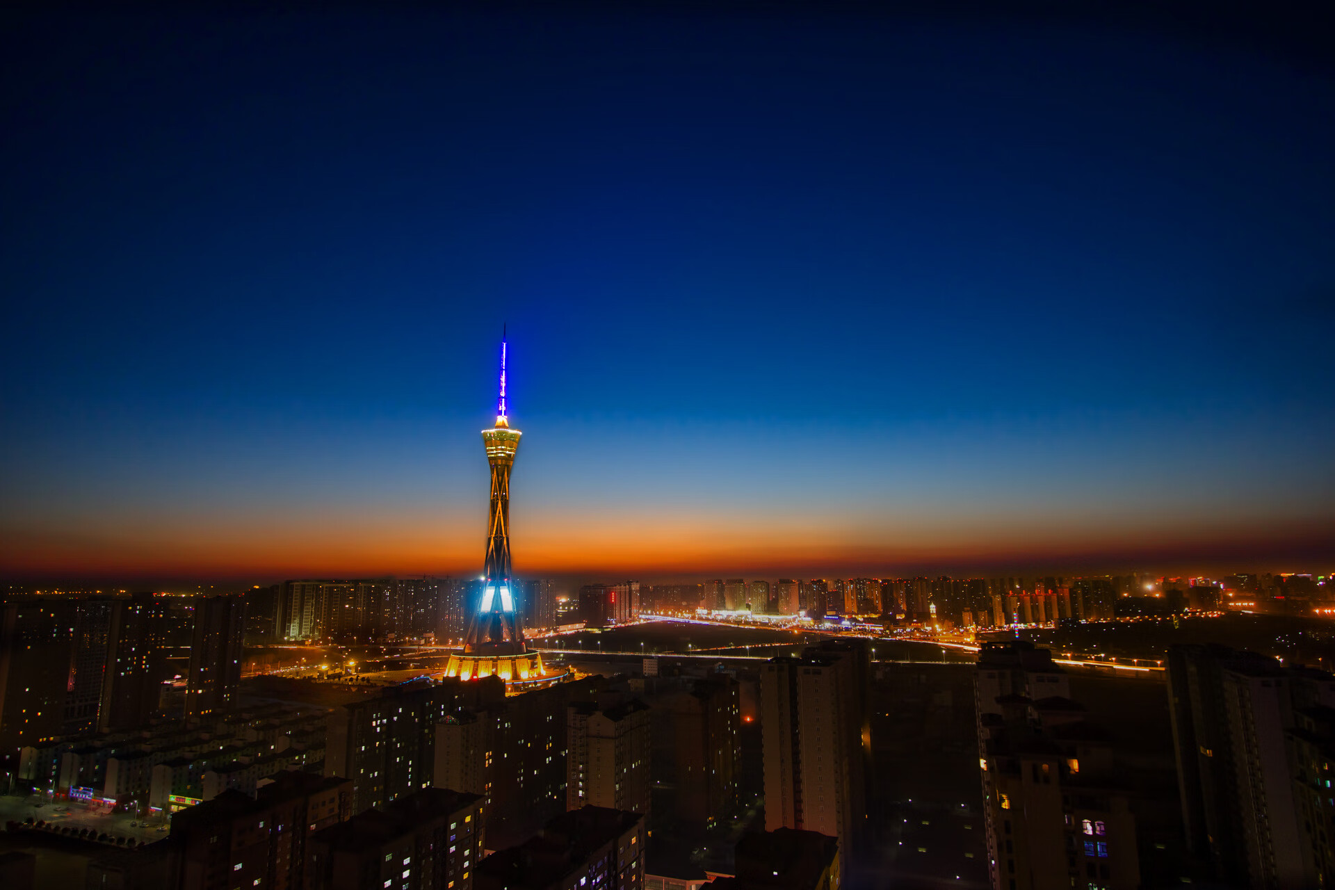 _疯狂轮滑嘉年华:趣味与速度共存_,疯狂轮滑老奶奶下载