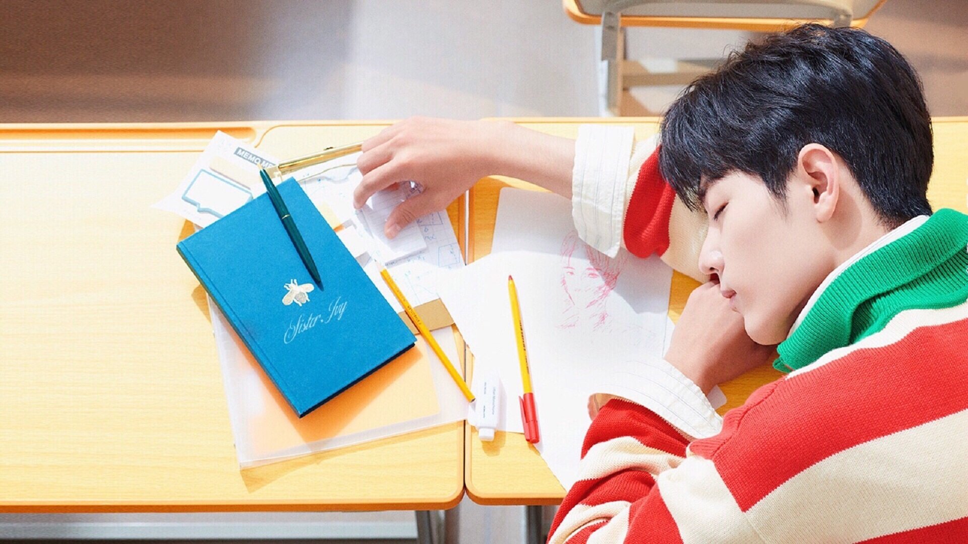 “腰旗橄榄球:东部新区赛场引发极限运动热潮”