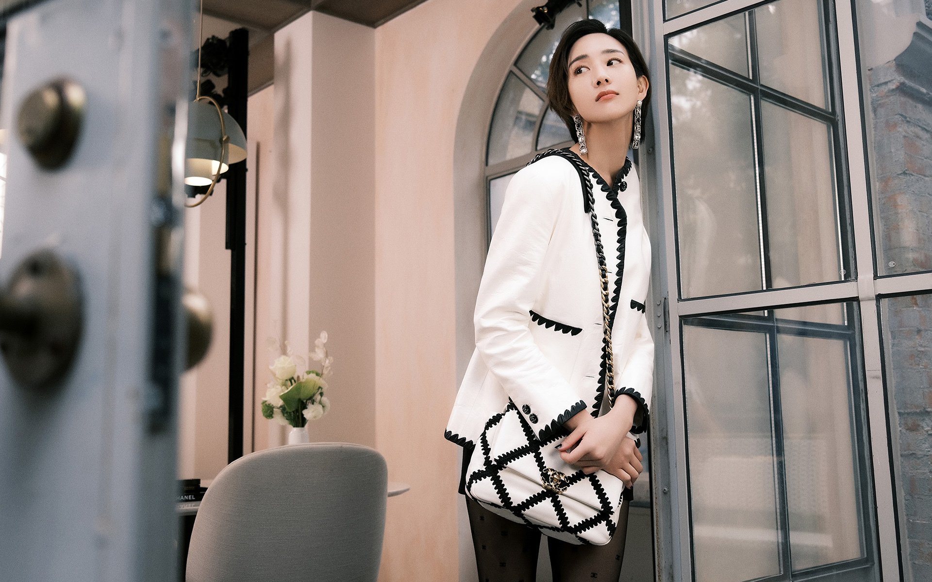 威少称愿做场上发动机组织全队,威少的动作